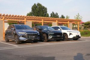插混SUV“三国杀”，东风风神L7一骑绝尘，荣登性能之王宝座！