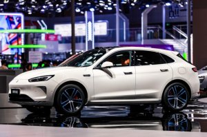 上海车展的流量担当？问界新M5 Ultra诠释何为年轻人的梦中情车